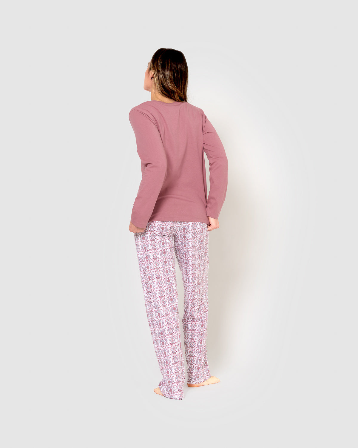Pijama largo de algodón con escote pico mia rosa