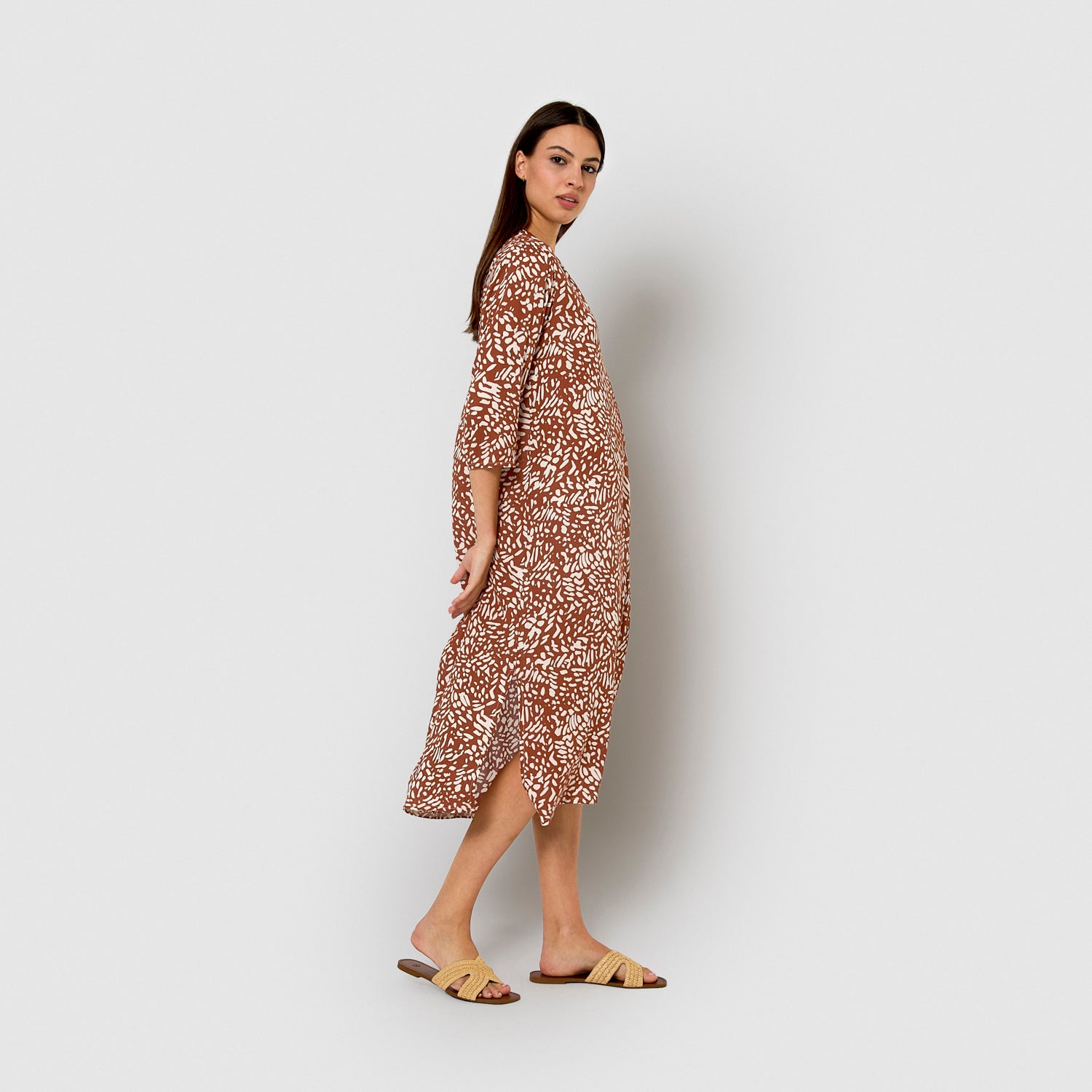 Vestido midi bambula detalles plisados miquela marrón