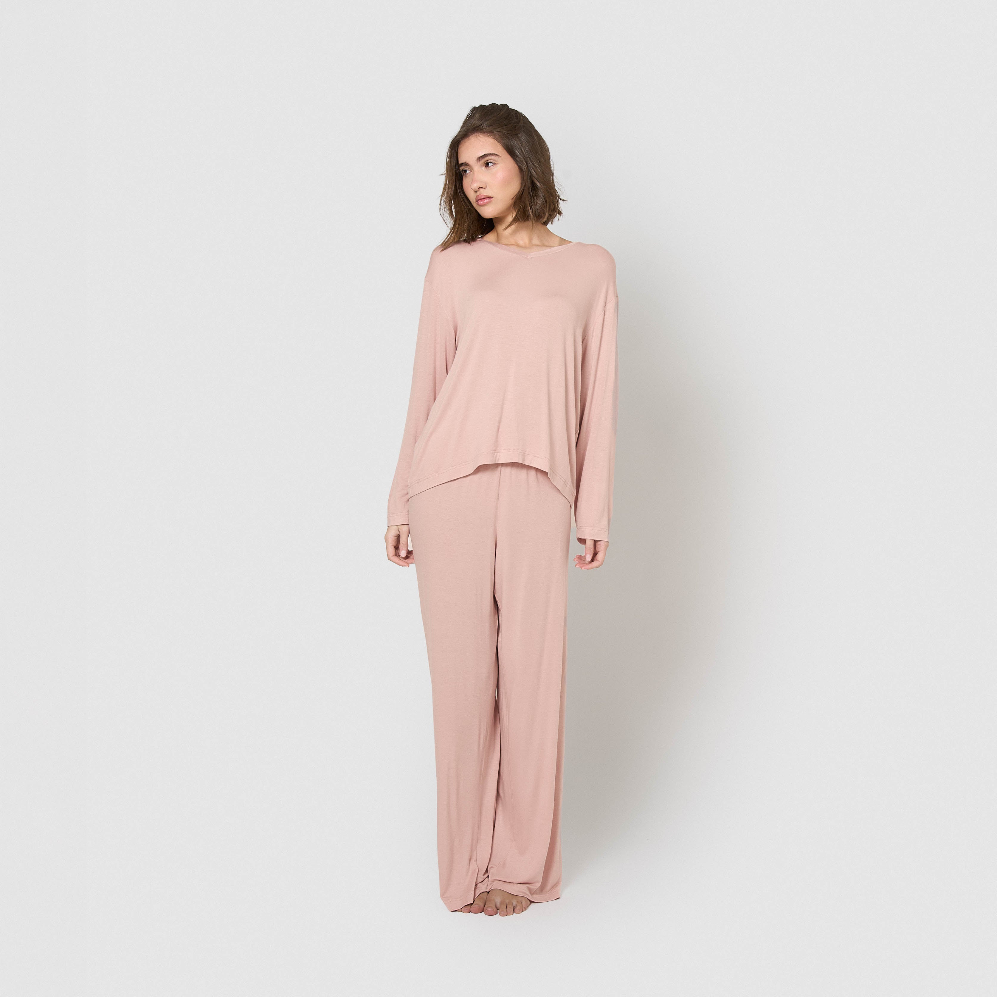 Pijama largo de viscosa rosa palo