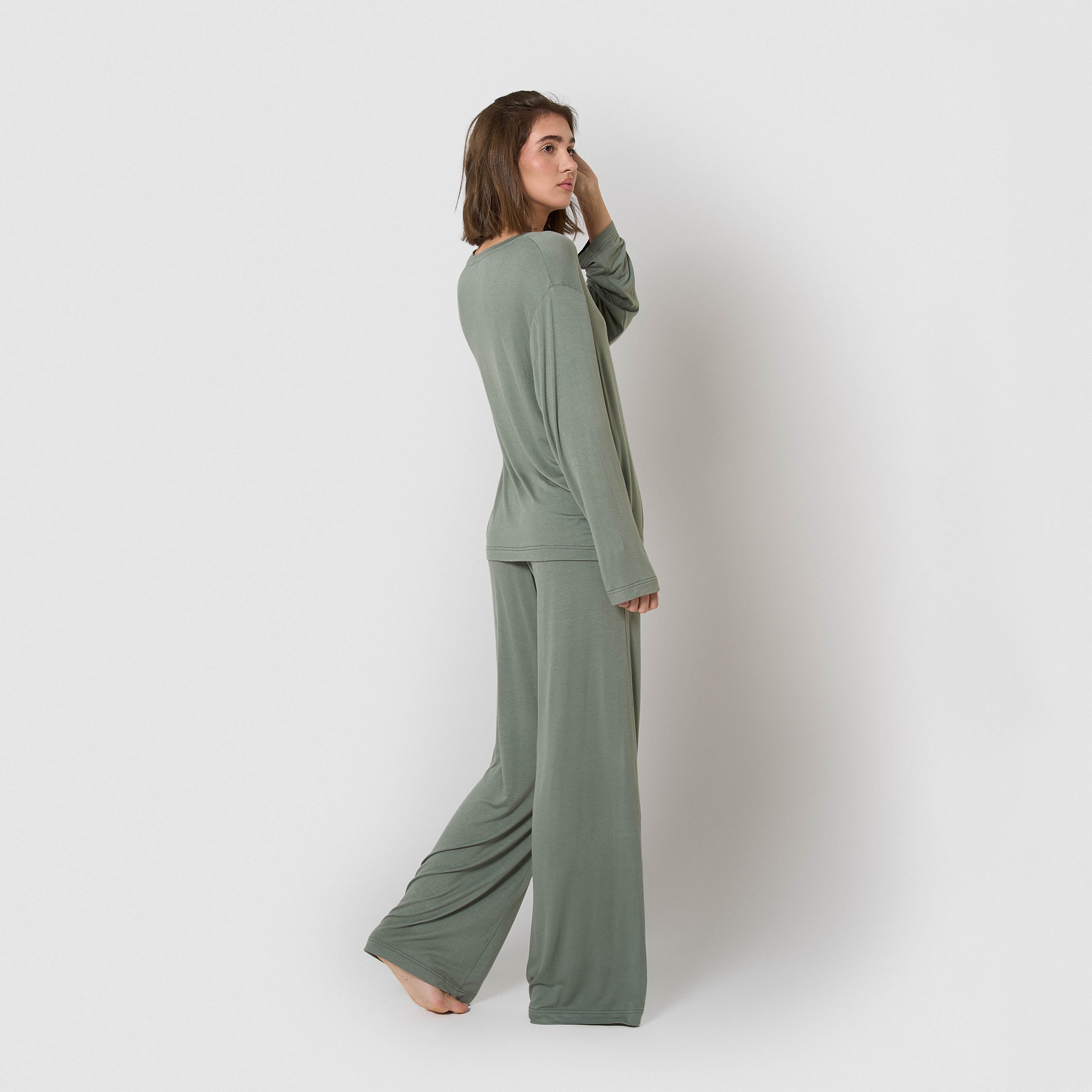 Pijama largo de viscosa verde