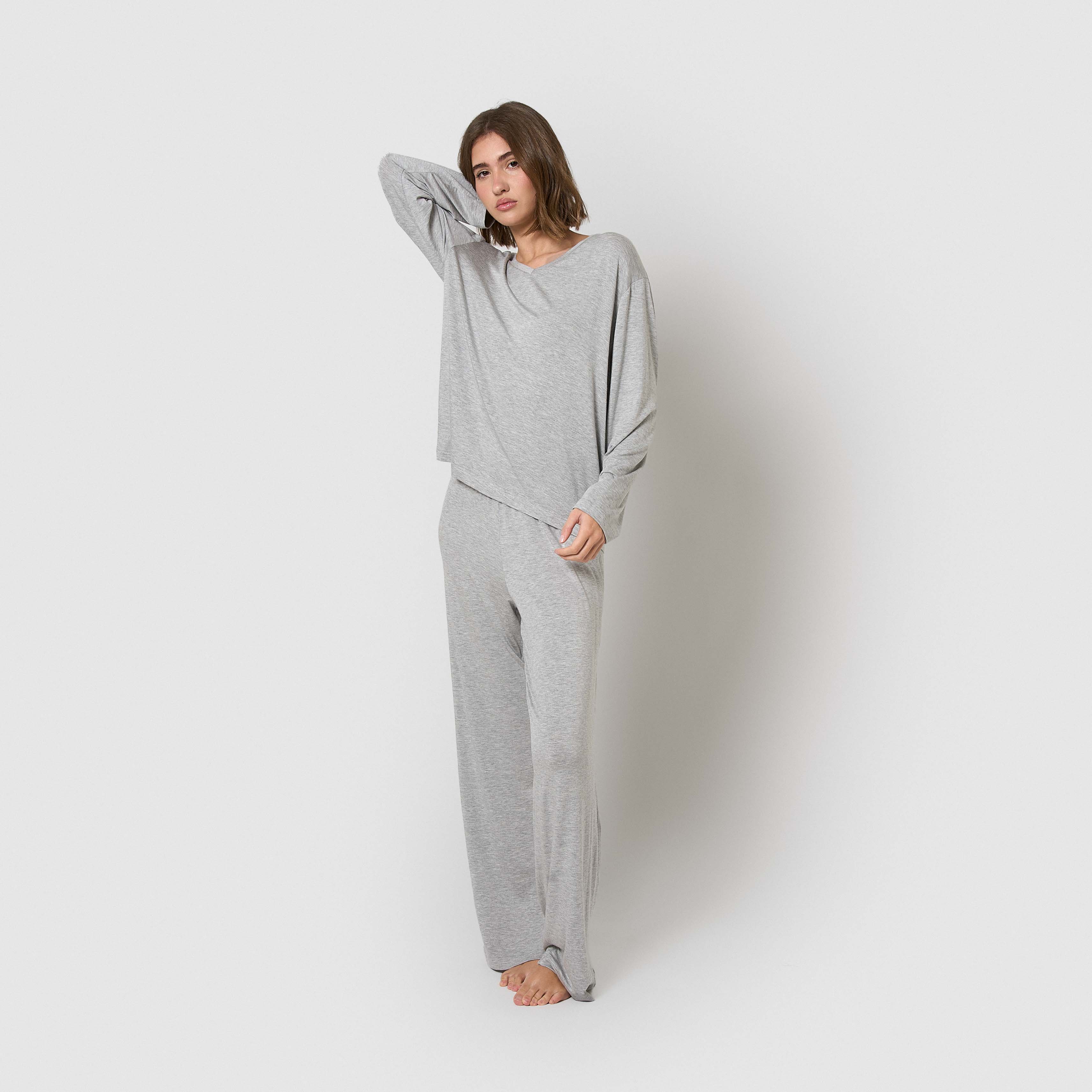 Pijama largo de viscosa gris