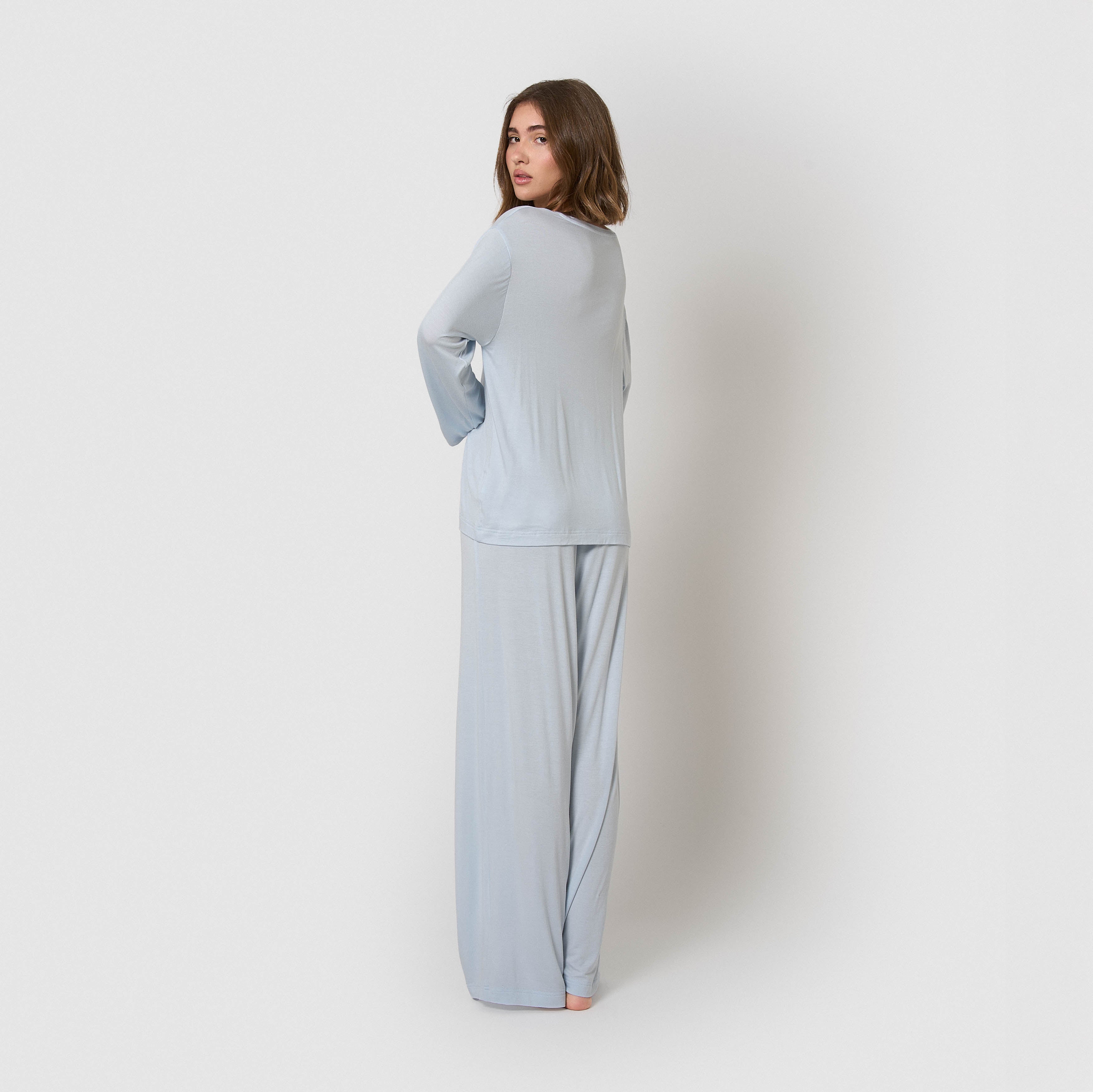 Pijama largo de viscosa celeste
