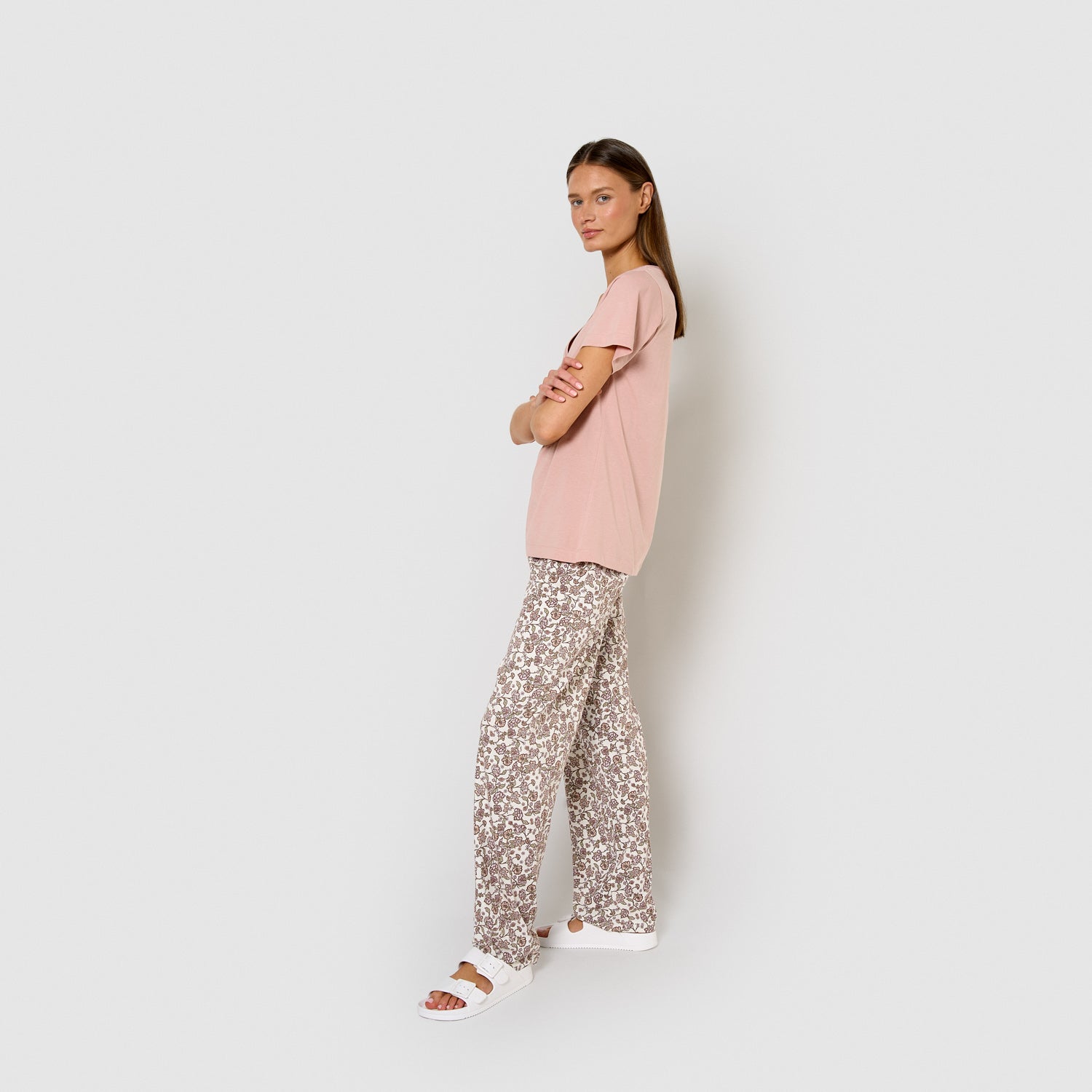 Meghan pale pink cotton long pajamas with short sleeves and V-neck