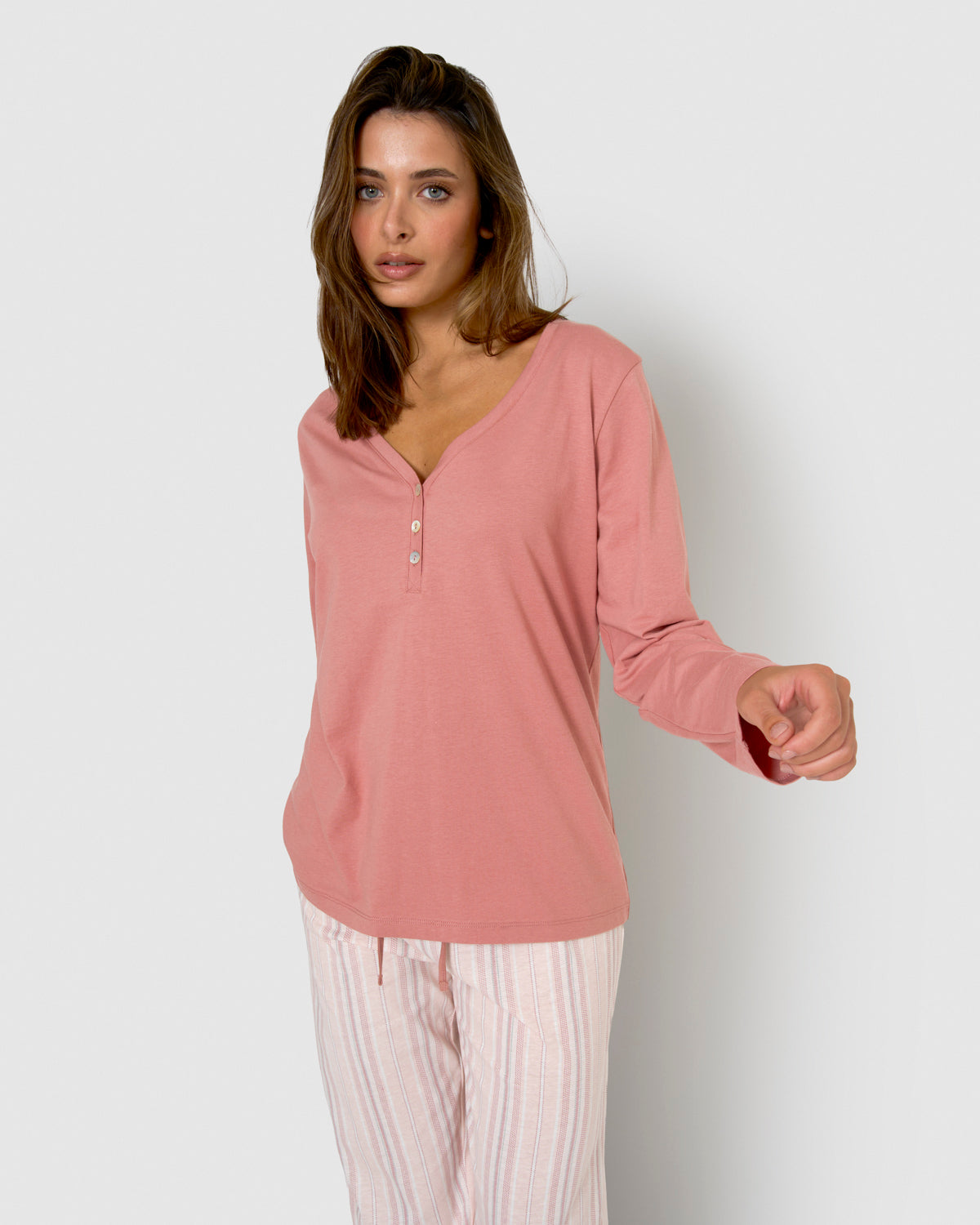 Pijama largo de algodón con escote pico raya martuca rosa