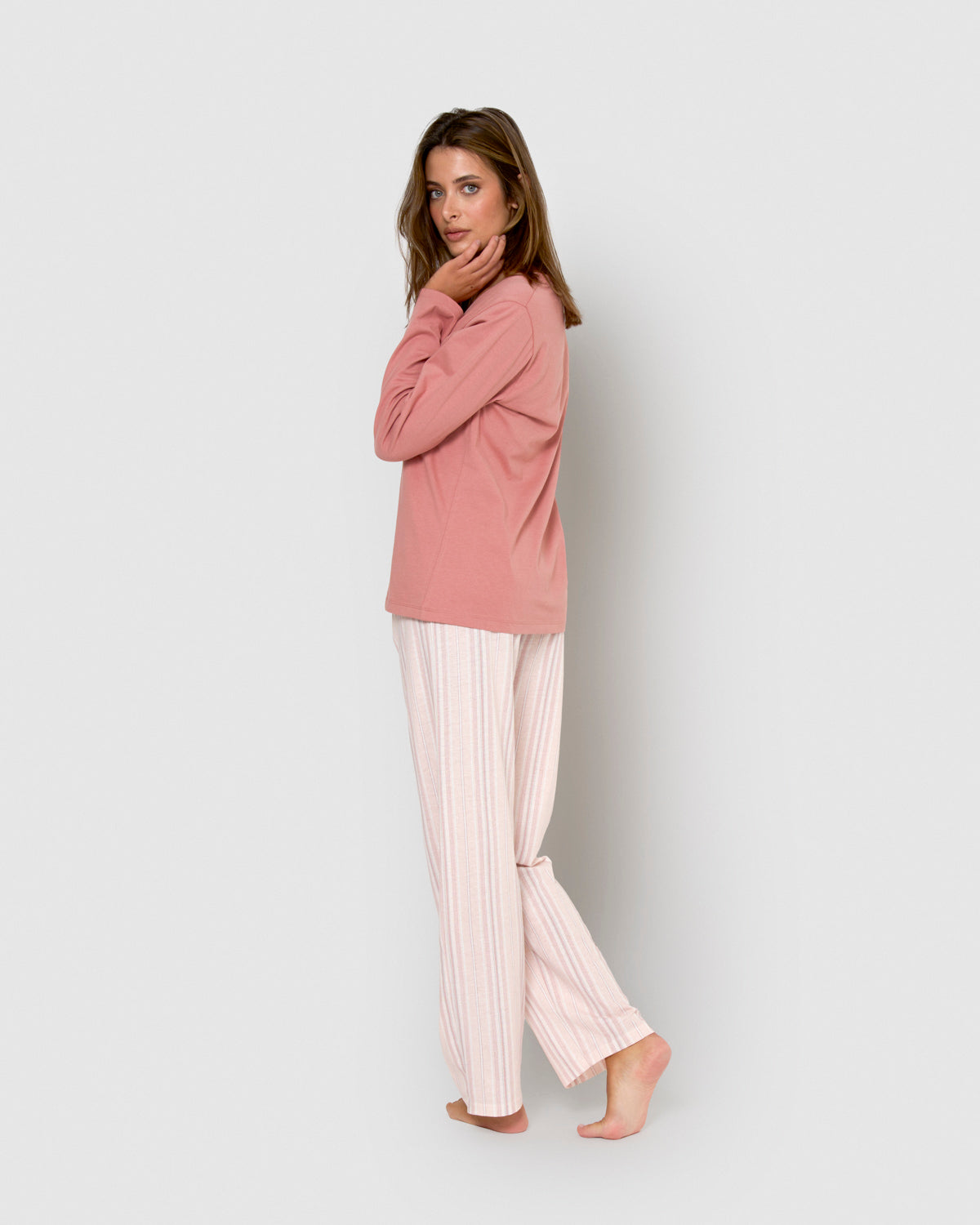 Pijama largo de algodón con escote pico raya martuca rosa