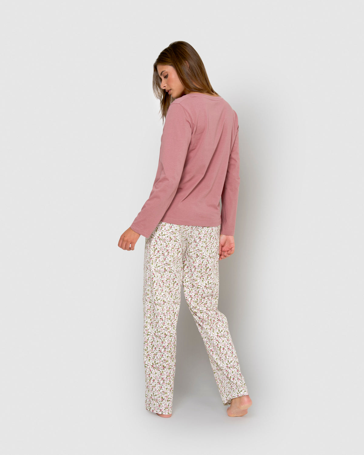 Pyjama long en coton avec un col en V rose