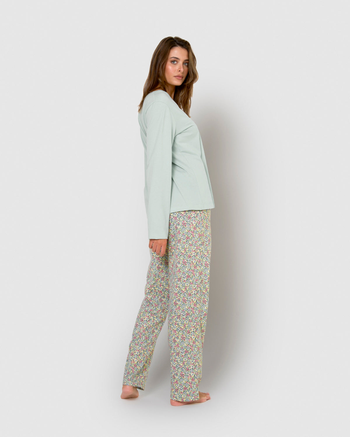 Pijama comprido de algodão com decote em V na cor verde-água