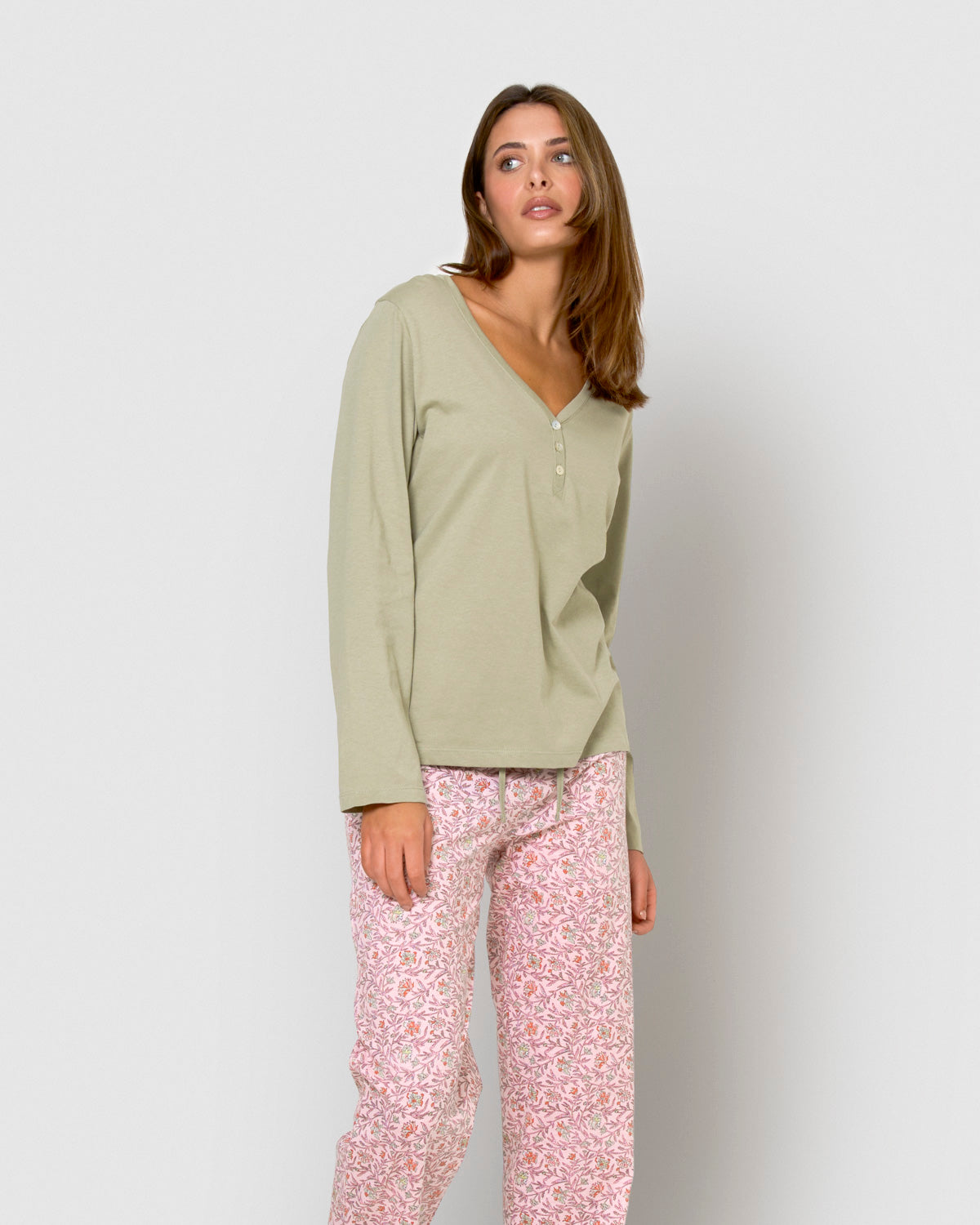 Pijama largo de algodón con escote pico nidila verde