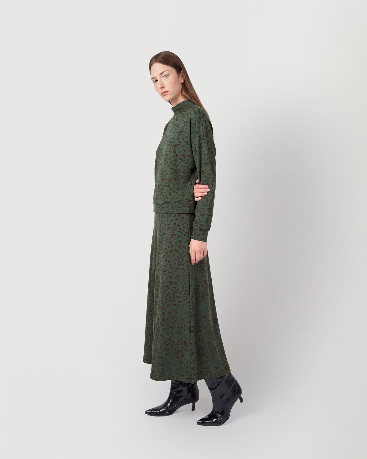 Falda midi viscosa evasé soft velia verde