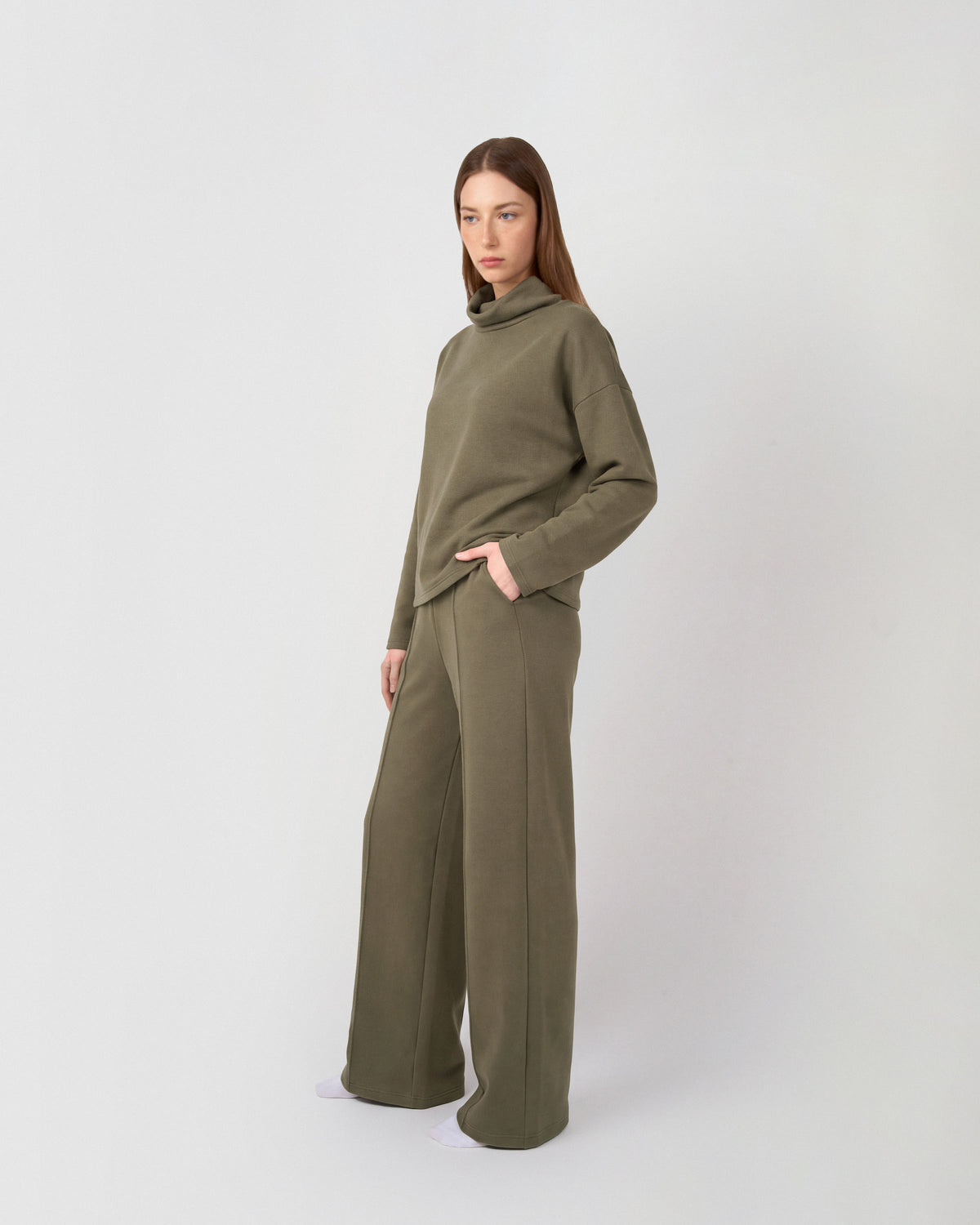 Set pantalón pinza sudadera drapeada verde cacería