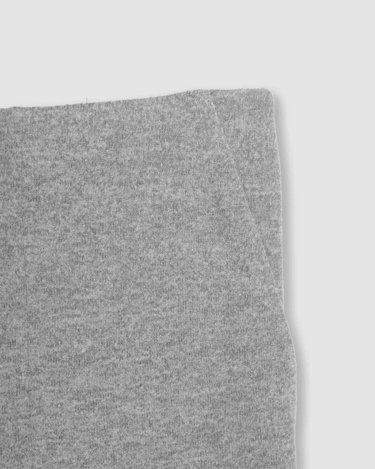 Pantalón largo angorina liso gris claro