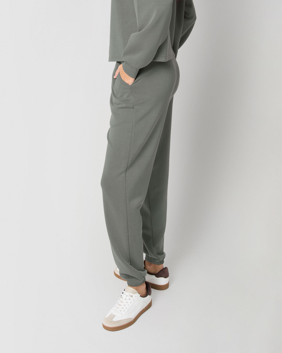 Pantaló jogger fluid llis blau aigua