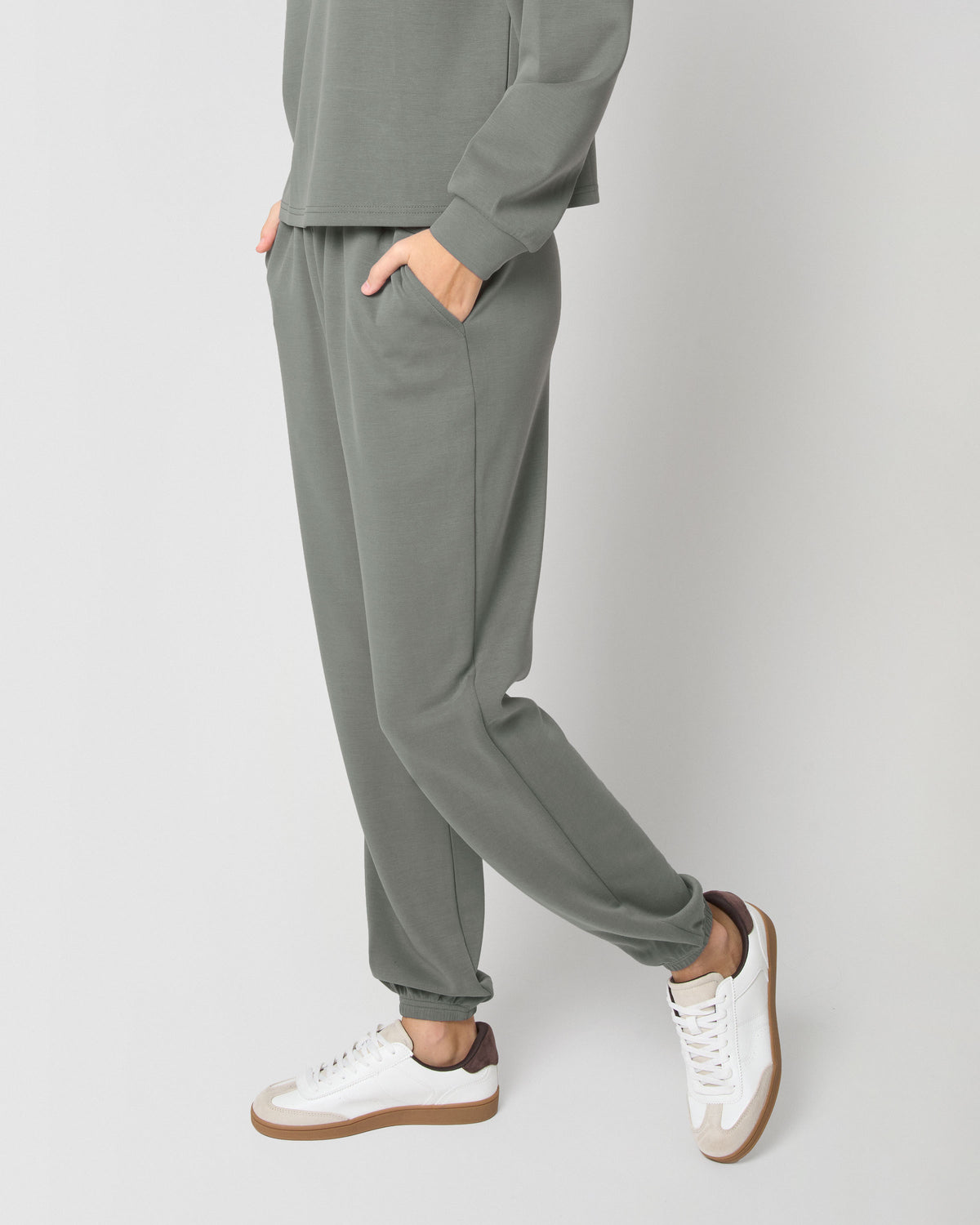 Pantaló jogger fluid llis blau aigua