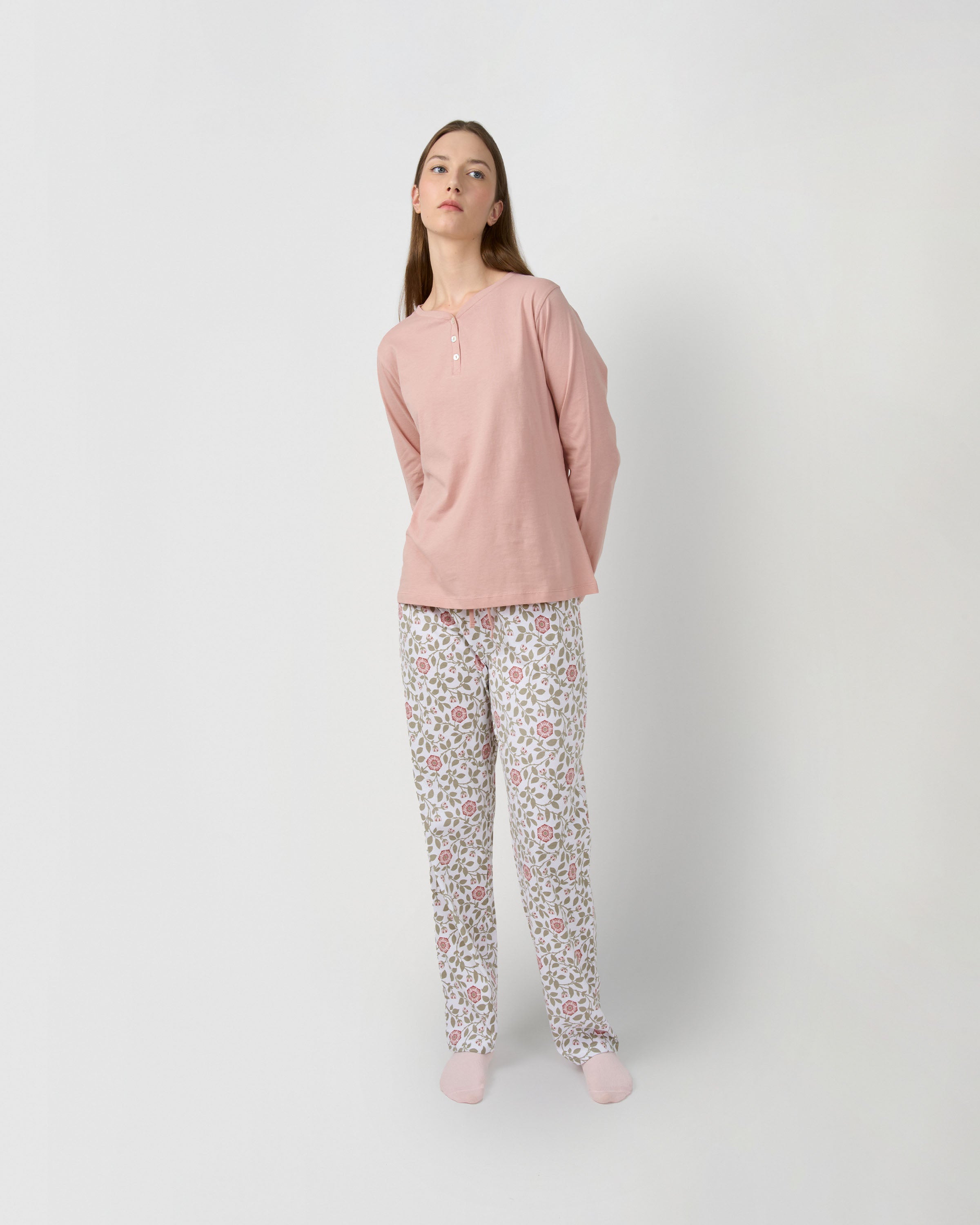 Pijama largo de algodón con escote pico calma rosa claro
