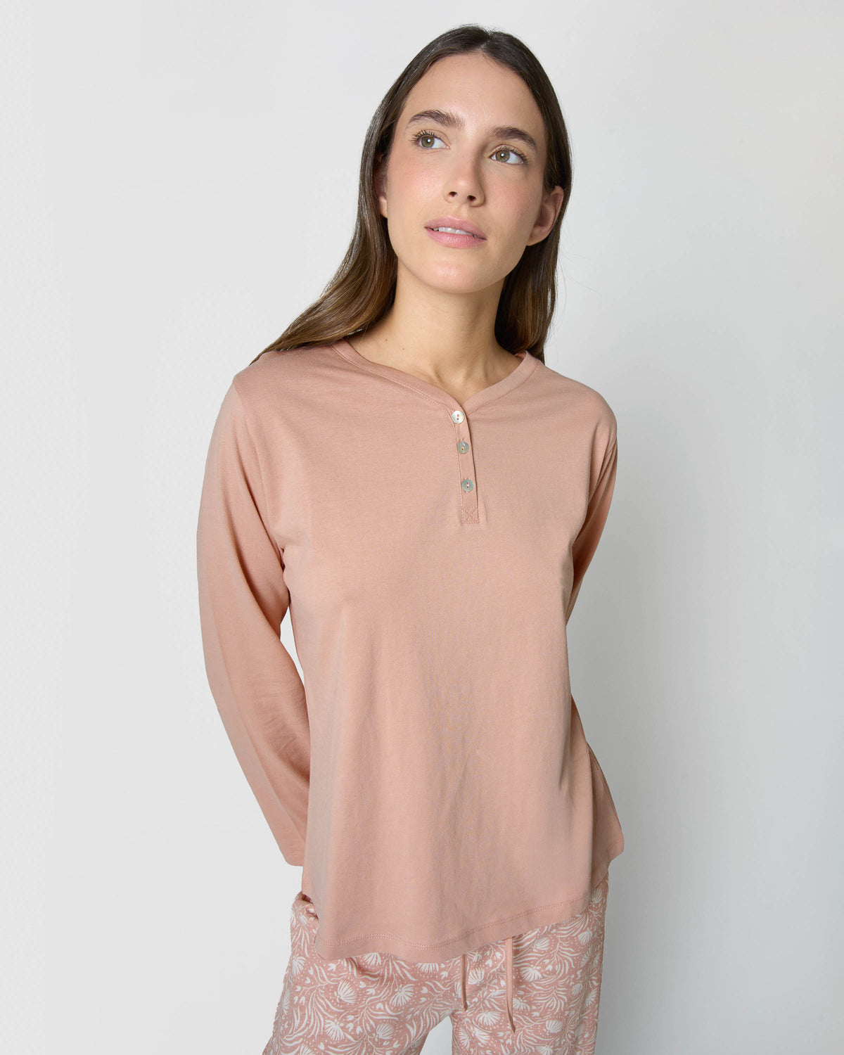 Pijama largo de algodón con escote pico dusty rosa