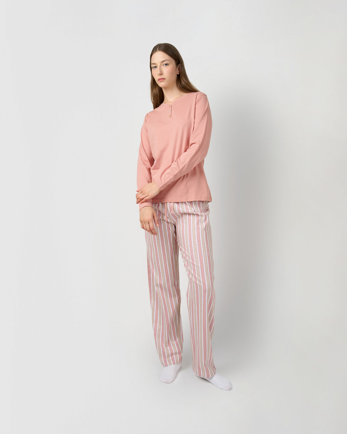 Pijama largo de algodón con escote pico raya ondea rosa