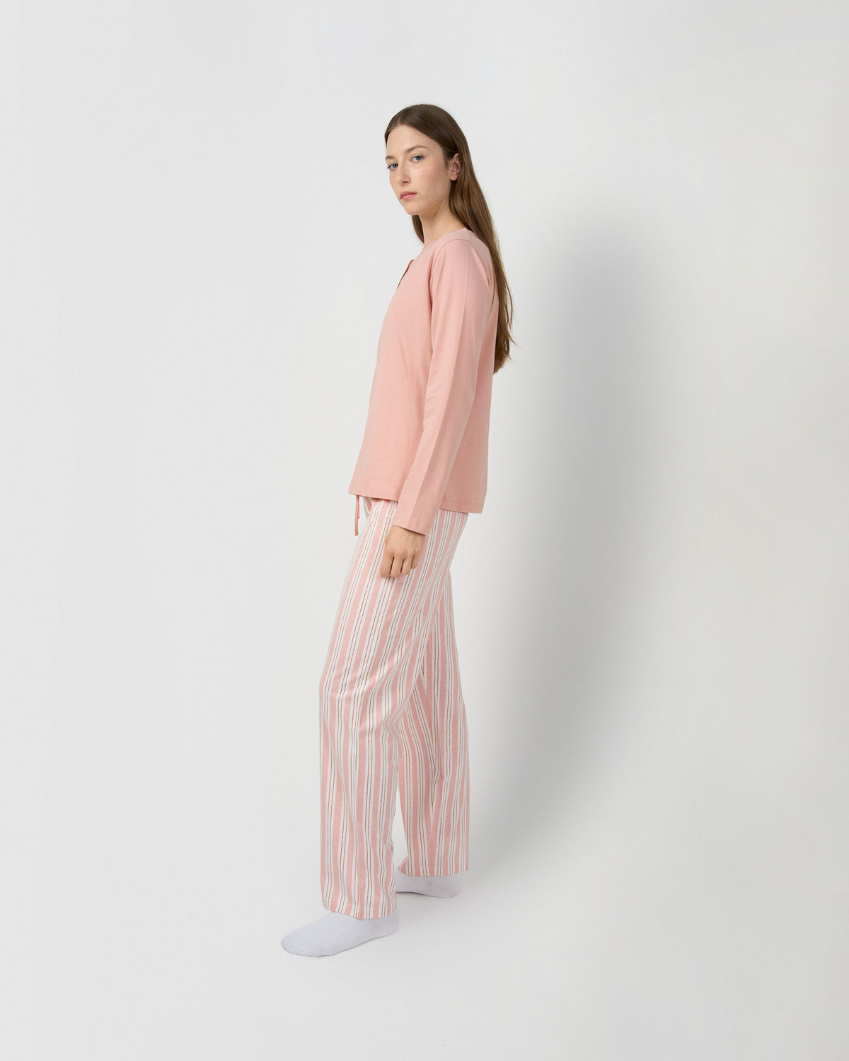 Pijama largo de algodón con escote pico raya zuri rosa