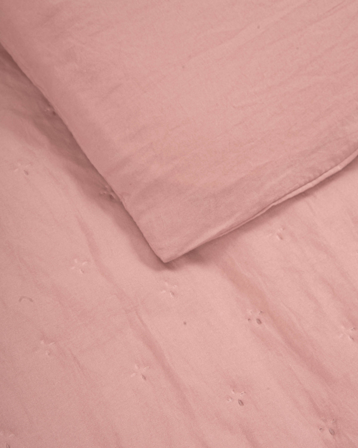 Copripiumino trapuntato traforato rosa keike