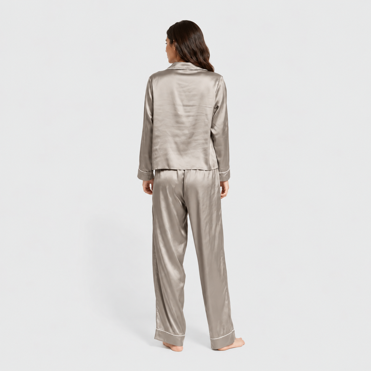 Pijama longo de cetim feminino sexta-feira