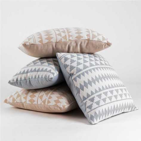 Cojín cuadrante jacquard Hidalgo esmeralda 45x45 - Funda + Relleno Cojín cuadrante jacquard Hidalgo esmeralda 45x45 - Funda + Relleno