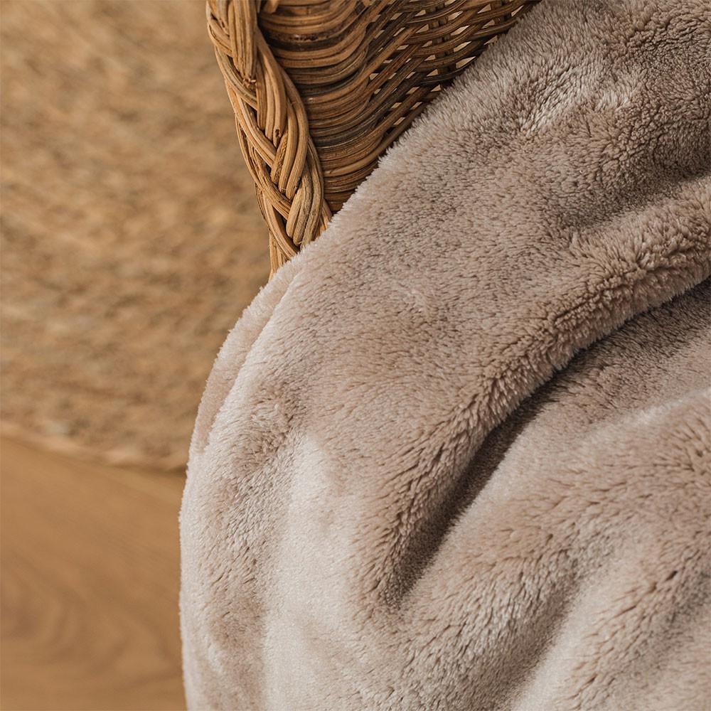 Manta terciopelo beige 500gr Tamaño manta 160x220cm
