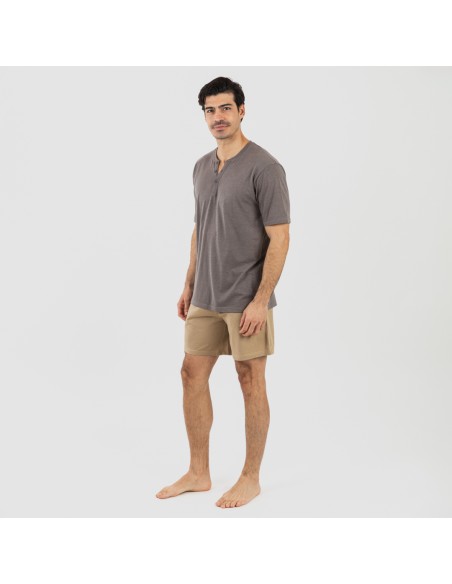 Pijama corto hombre con botones topo arena Pijama corto hombre con botones topo arena