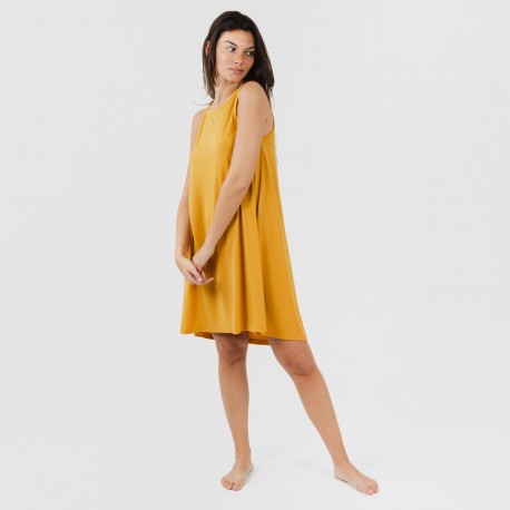 Vestido corto tirantes crepe liso