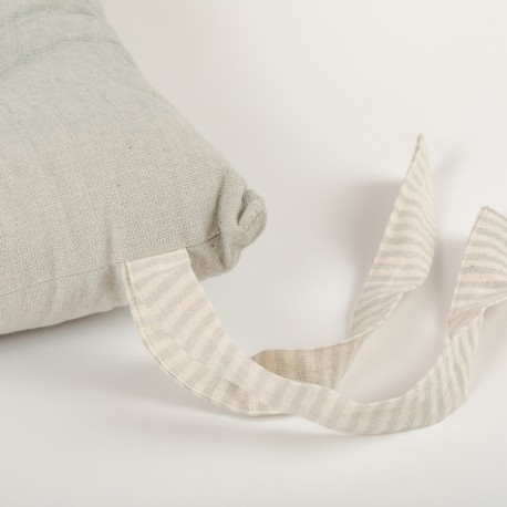 Cojín plancheta botones algodón liso