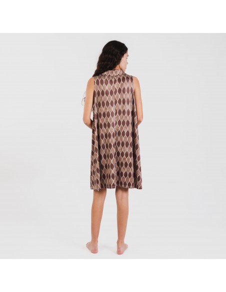 Vestido corto cuello y solapa soft Carlota marrón Vestido corto cuello y solapa soft Carlota marrón