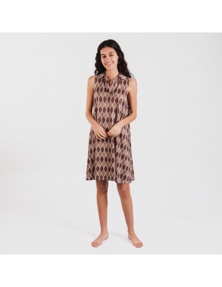 Vestido corto cuello y solapa soft Carlota marrón Vestido corto cuello y solapa soft Carlota marrón