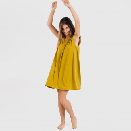 Vestido corto crepe liso