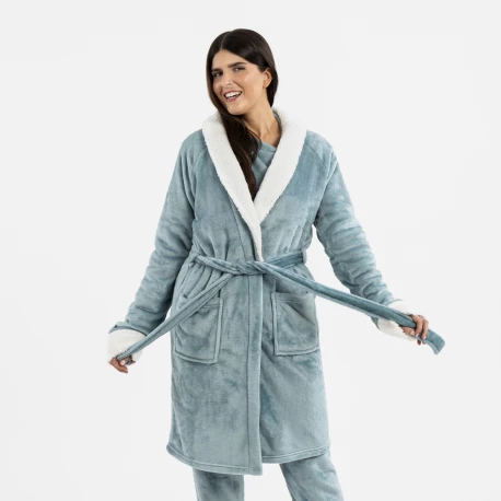 Bata terciopelo sherpa lisa