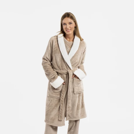 Bata terciopelo sherpa lisa