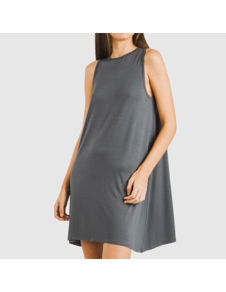 Vestido corto tirantes viscosa liso Vestido corto tirantes viscosa liso