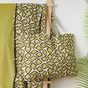 Pack Toalla Pareo + Bolso Liuvia verde caceria