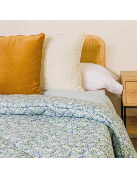 Edredón estampado Cris celeste Edredón estampado Cris celeste