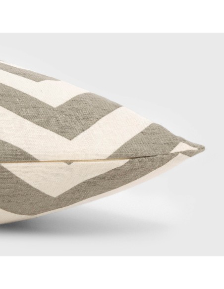 Cojín cuadrante antimanchas Nela liso 50x50 - funda + relleno Cojín cuadrante antimanchas Nela liso 50x50 - funda + relleno