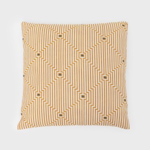 Cojín cuadrante antimanchas Summa ocre 45x45 - funda + relleno