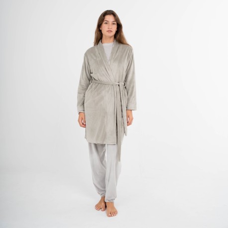 Bata terciopelo super soft lisa