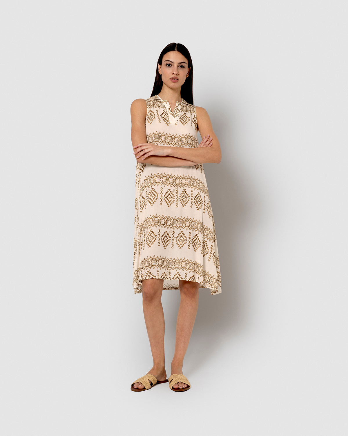 Vestido corto bambula detalles plisados bora beige