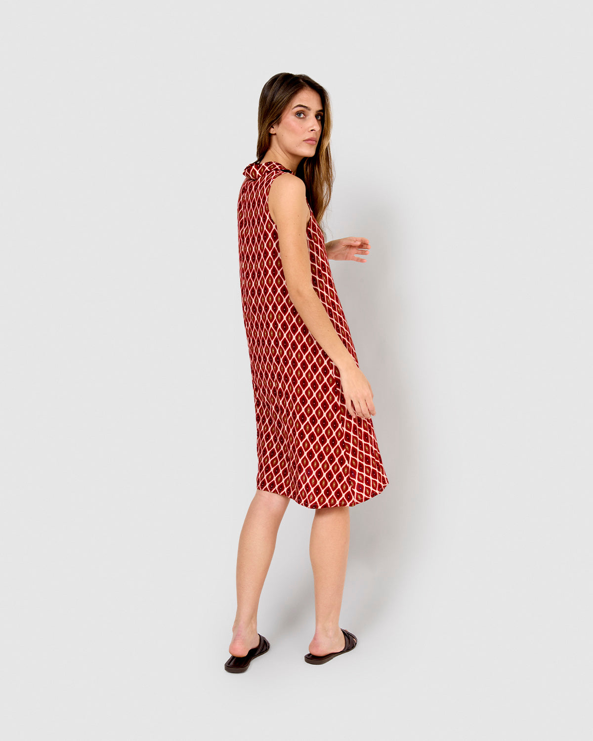 Vestido corto bambula detalles plisados cartagena burdeos