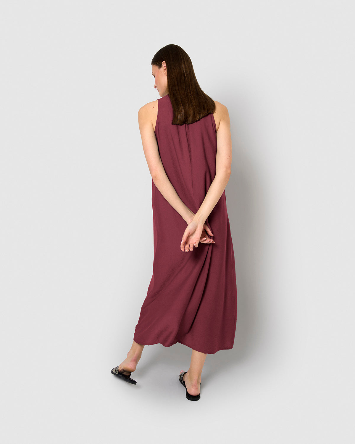 Vestido largo sin mangas fluido tinto