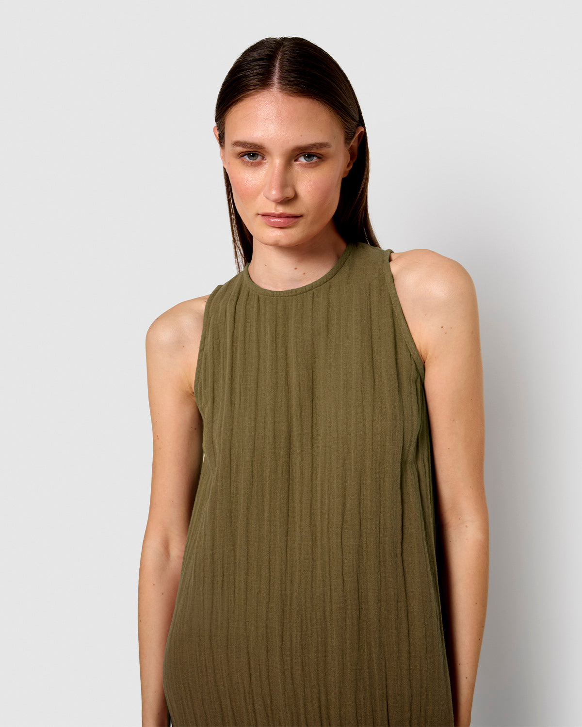 Vestido largo tirantes muselina verde cacería