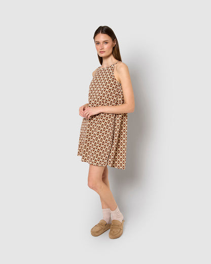 Vestido corto tirantes crepe alegria arena