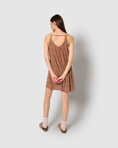 Vestido corto tirantes crepe ellene marrón