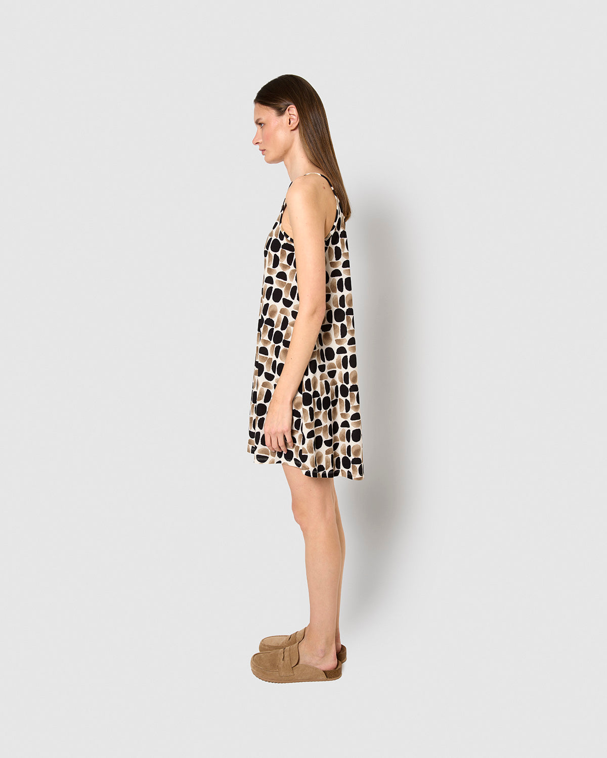 Vestido corto tirantes crepe tebas negro