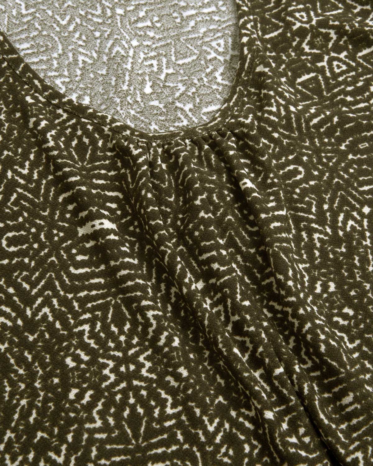 Vestido corto tirantes crepe dalias verde cacería