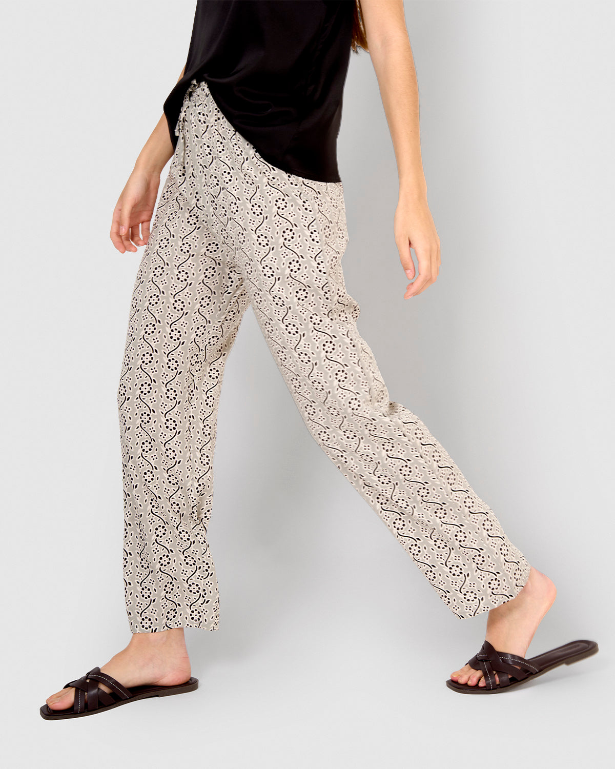 Pantaloni in viscosa nera Monti