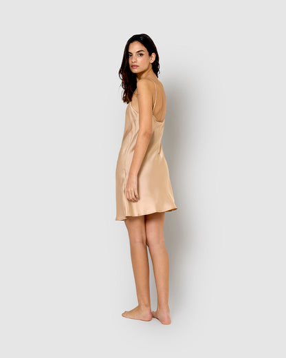 Camisón corto de satén new beige
