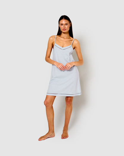 Camisón corto tirantes vainica celeste
